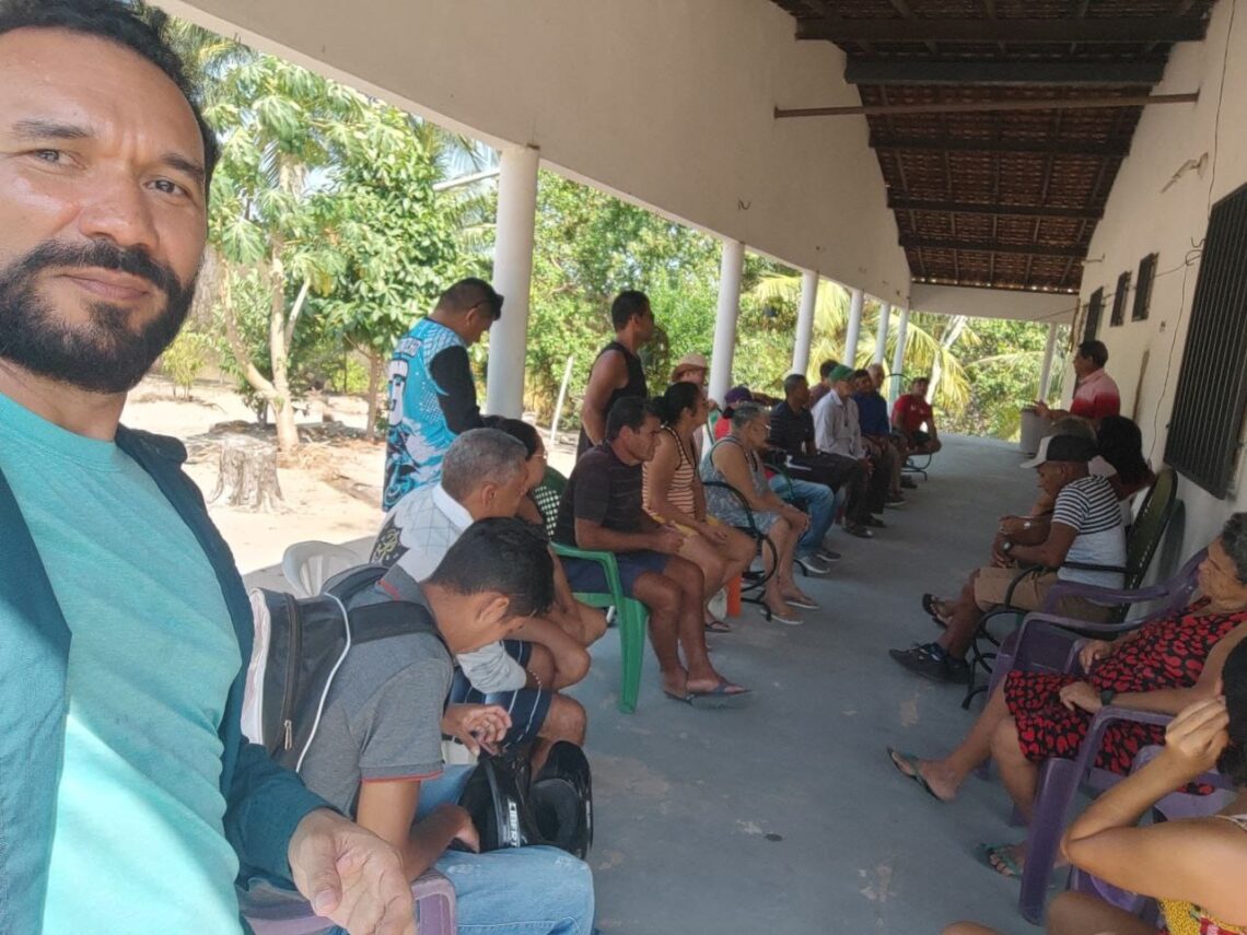 Manoel Castro participa de reunião com a comunidade e Sindicato dos Trabalhadores Rurais de Tutoia para falar sobre os problemas de titularidade da terra